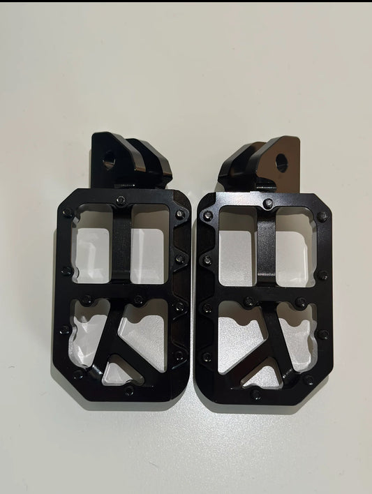 Black pegs